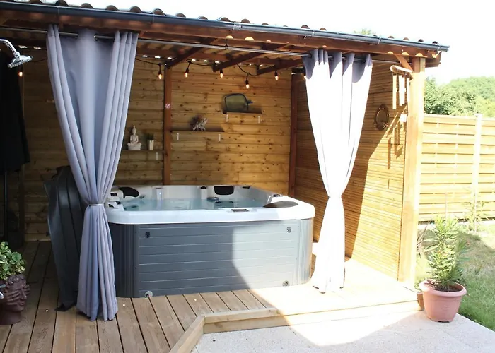 Holiday home Le Coin Des Hirondelles *