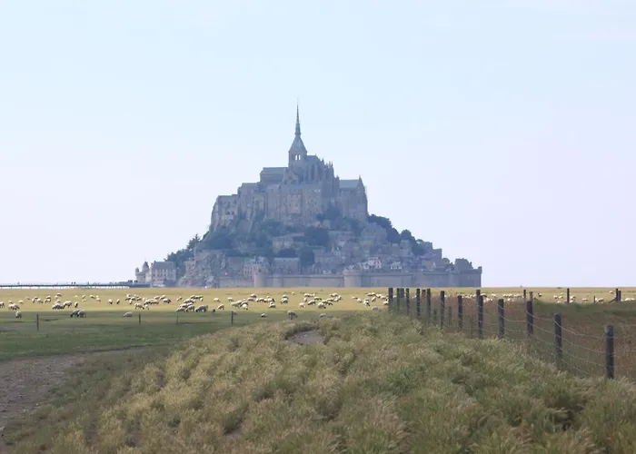 Holiday home Le Coin Des Hirondelles Pontorson