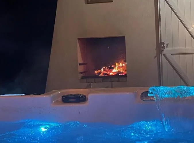 Holiday home Le Coin Des Hirondelles Pontorson